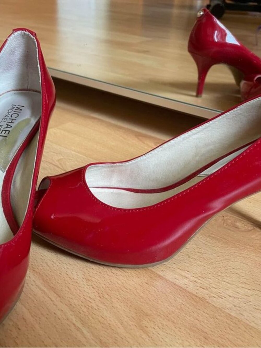 🔥 Hot Stepper Alert – Michael Kors Red Patent Leather Open Toe Sandals 🔥 6.5